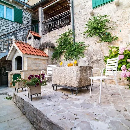 Apartment Deziderio Stomorska