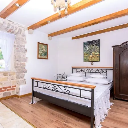 Deziderio Apartment *