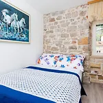 Deziderio Apartment *